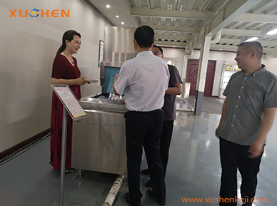 客戶洗碗機展廳試機滿意，當(dāng)場簽單